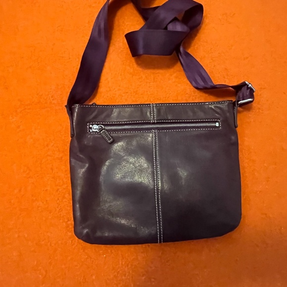 Danier dark purple real leather crossbody shoulder bag purse EUC - Picture 6 of 10
